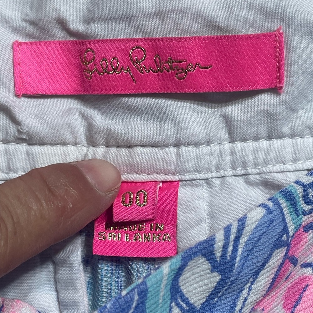 LILLY‎ PULITZER "WALSH"
BLUE SHELL TO RAISE HAVEN
SHORTS SIZE- 00 - Picture 7 of 15